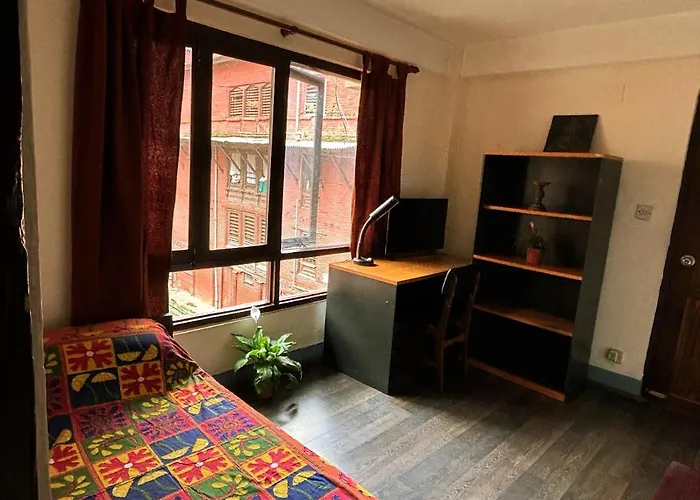 Cozy In Old Apartment Kathmandu